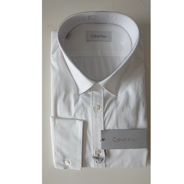 Calvin Klein(カルバンクライン)のぽー様【新品・未使用】Calvin Klein  ドレスシャツ  白・青 メンズのトップス(シャツ)の商品写真