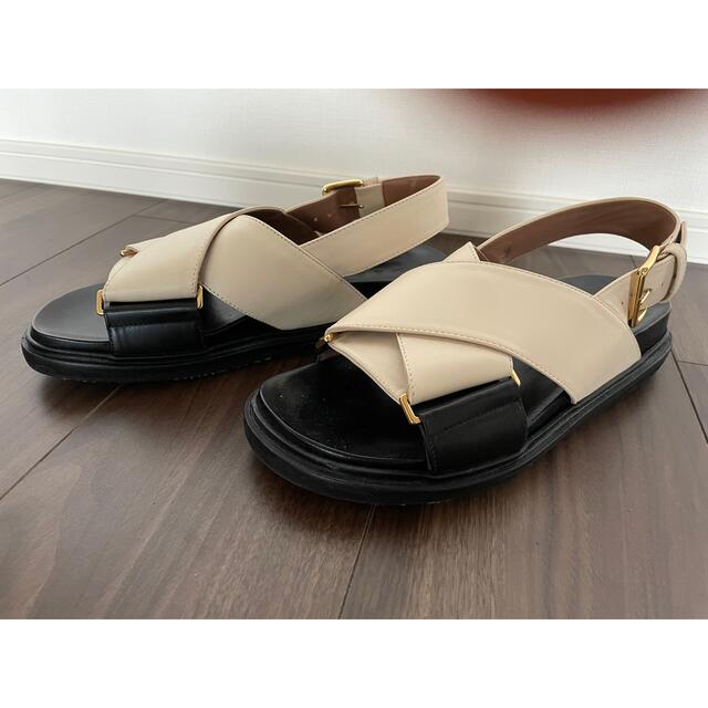Marni - 美品 marniマルニ 定番カーフフスベットサンダル ベージュ