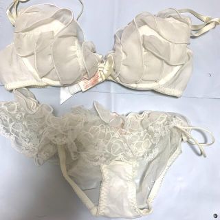 ラヴィジュール(Ravijour)の【未着用】Ravijourブラセット(ブラ&ショーツセット)