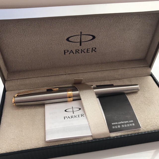 Parker(パーカー)のNK0603様 未使用♡PARKER♡万年筆♡保証書付き インテリア/住まい/日用品の文房具(ペン/マーカー)の商品写真