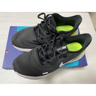 ナイキ(NIKE)のNIKE レボリューション5 ブラック×イエロー(スニーカー)