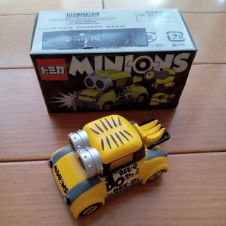 ミニオン(ミニオン)の美品　トミカ　ユニバーサルスタジオジャパン　ミニオンズCAR(キャラクターグッズ)