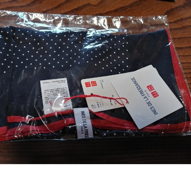 UNIQLO(ユニクロ)のユニクロ　イネス　シルクスカーフ レディースのファッション小物(バンダナ/スカーフ)の商品写真