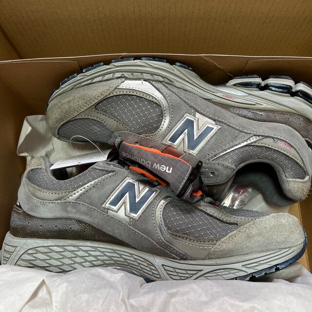 New Balance(ニューバランス)のnewbalance m2002rva グレー 27cm US9 メンズの靴/シューズ(スニーカー)の商品写真