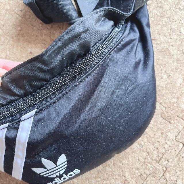 adidas(アディダス)の★アディダス　オリジナルス　ウエストバック　0429 レディースのバッグ(ボディバッグ/ウエストポーチ)の商品写真
