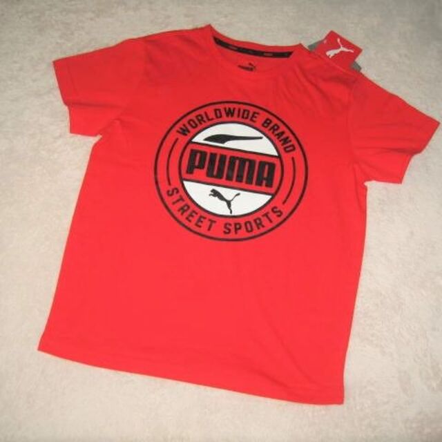 PUMA(プーマ)の150　新品　PUMA　レギュラーフィット　ロゴ　半Tシャツ　赤 キッズ/ベビー/マタニティのキッズ服男の子用(90cm~)(Tシャツ/カットソー)の商品写真