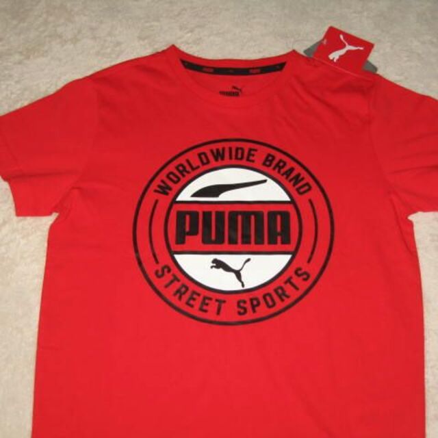 PUMA(プーマ)の150　新品　PUMA　レギュラーフィット　ロゴ　半Tシャツ　赤 キッズ/ベビー/マタニティのキッズ服男の子用(90cm~)(Tシャツ/カットソー)の商品写真