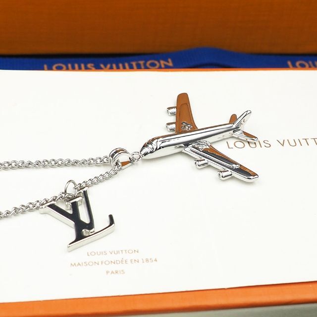 Louis Vuitton 2023-24FW Monogram Unisex Plain Metal Silver Logo Necklaces &  Chokers