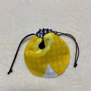 ハンドメイド☆ミニまんまる巾着＊イエロー✖️黒チェック(バッグ)