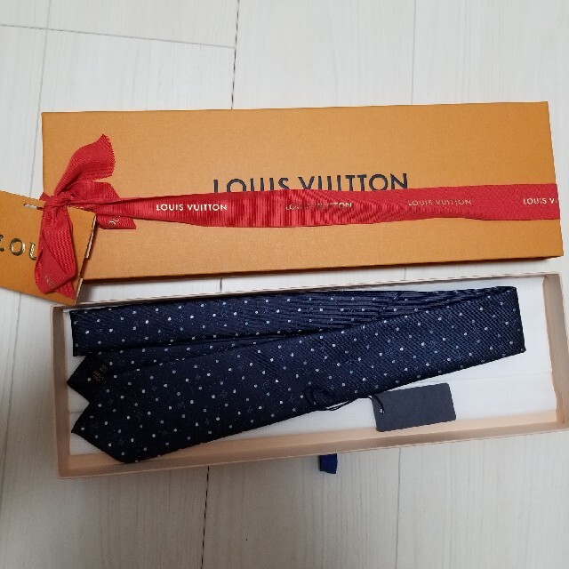 LOUIS VUITTON(ルイヴィトン)のルイ ヴィトン ネクタイ  クラヴァット・モノグラム スポッテイ メンズのファッション小物(ネクタイ)の商品写真