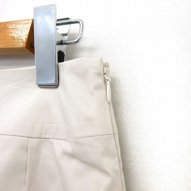 M-premier(エムプルミエ)のエムプルミエ M-Premier スカート タック フレア サイドジップ シンプ レディースのスカート(ひざ丈スカート)の商品写真