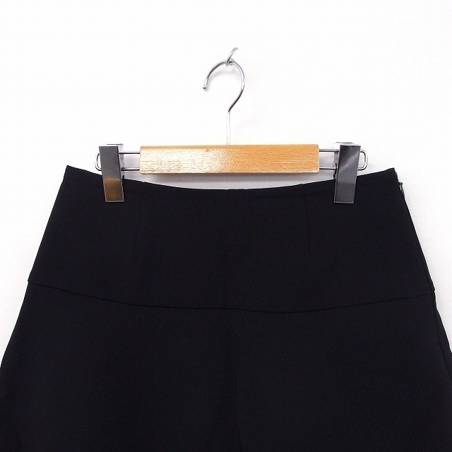 Mew's(ミューズ)のミューズ MUSE スカート フレア ひざ丈 無地 シンプル 36 ブラック 黒 レディースのスカート(ひざ丈スカート)の商品写真
