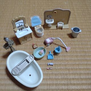 エポックシャ(EPOCH)のシルバニアファミリー　洗面台　バスタブ　お風呂　トイレ　掃除用具(その他)