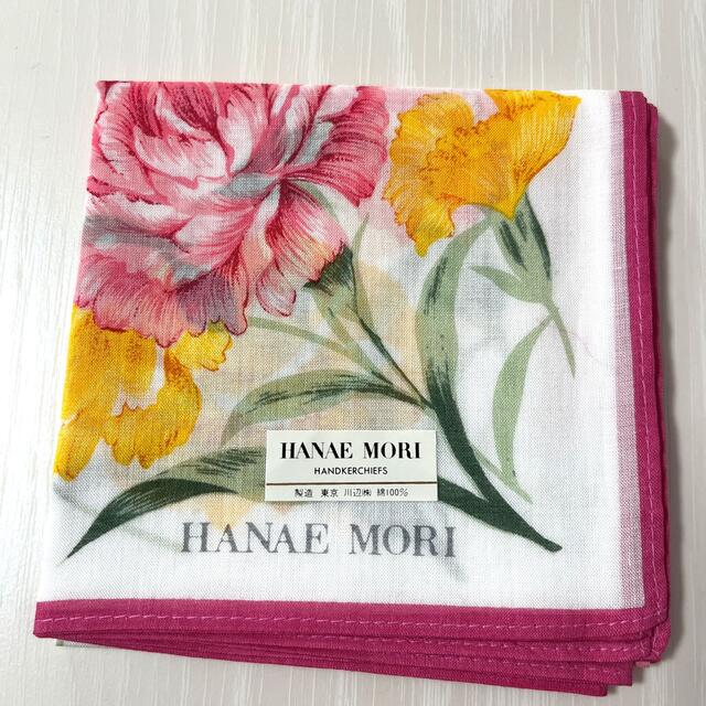 HANAE MORI(ハナエモリ)の【新品未使用】色鮮やかなハンカチ2枚セット（ハナエモリ他） レディースのファッション小物(ハンカチ)の商品写真