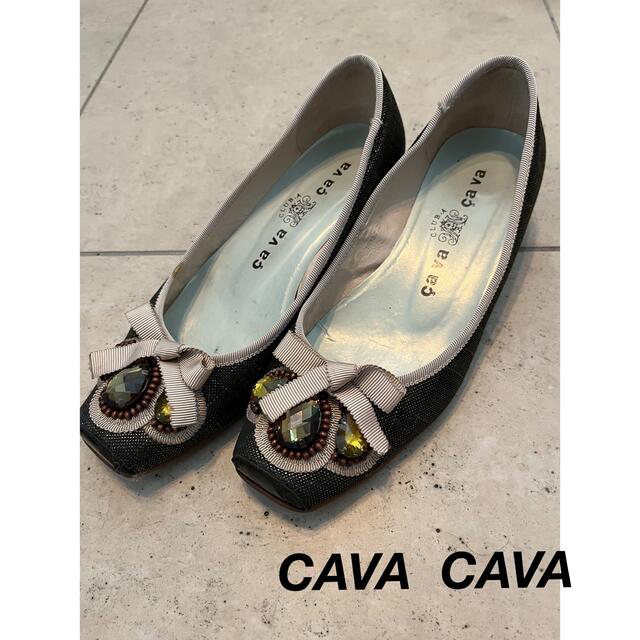 cavacava(サヴァサヴァ)の🌟CAVA CAVA🌟ブラック ゴールド パンプス レディースの靴/シューズ(ハイヒール/パンプス)の商品写真