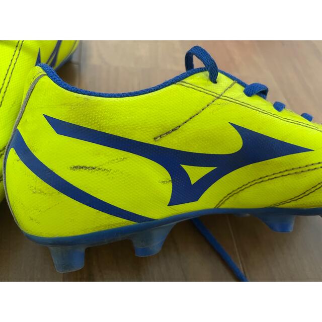 MIZUNO(ミズノ)の【まーすけさん専用】ミズノ　モナルシーダネオ　サッカースパイク　21.5cm スポーツ/アウトドアのサッカー/フットサル(シューズ)の商品写真