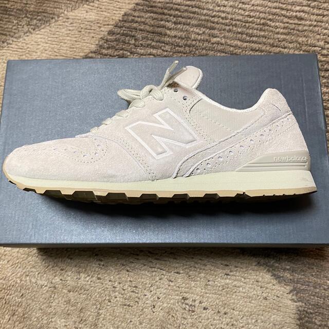 New Balance(ニューバランス)のnew balanceレディーススニーカー　WL996PRA OFF WHITE レディースの靴/シューズ(スニーカー)の商品写真