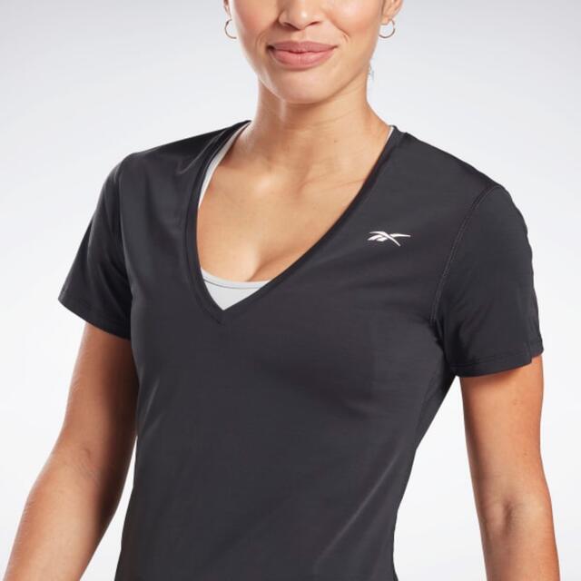 Reebok(リーボック)のリーボック　トレーニング　シャツ　OT XL  サイズ レディースのトップス(Tシャツ(半袖/袖なし))の商品写真