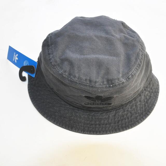 adidas(アディダス)のADIDAS / TREFOIL LOGO BUCKET HAT ASPHALT メンズの帽子(ハット)の商品写真