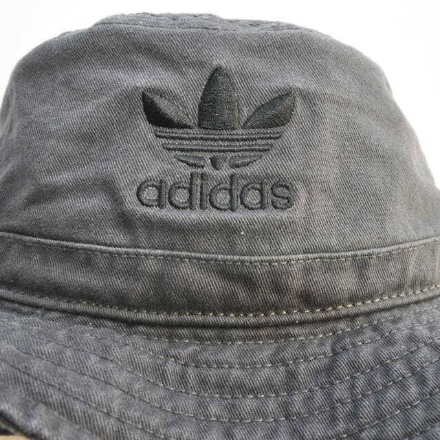 adidas(アディダス)のADIDAS / TREFOIL LOGO BUCKET HAT ASPHALT メンズの帽子(ハット)の商品写真