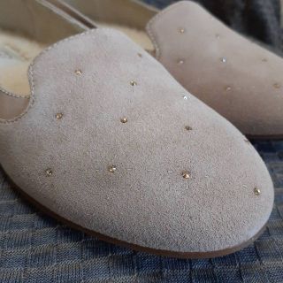 アグ(UGG)の【美品】UGG フラットシューズ【試着のみ】(スリッポン/モカシン)