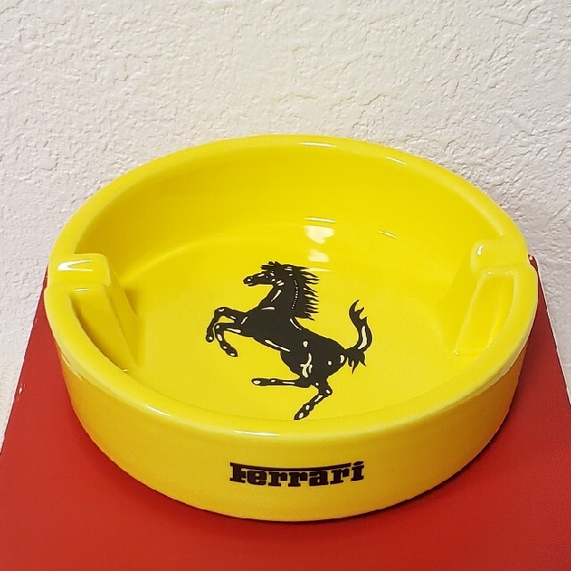 Ferrari(フェラーリ)のフェラーリ／灰皿　☆新品・未使用☆ インテリア/住まい/日用品のインテリア小物(灰皿)の商品写真