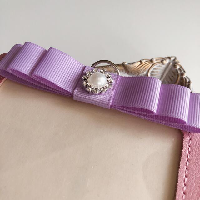 紫リボン&パールビジューのピンクのカードホルダー保護者証ホルダー社員証ホルダー レディースのファッション小物(パスケース/IDカードホルダー)の商品写真