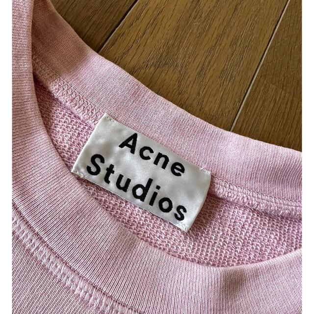 Acne Studios(アクネストゥディオズ)のr様専用　❤️ Acne Studios エンボス　反転ロゴスウェット レディースのトップス(トレーナー/スウェット)の商品写真