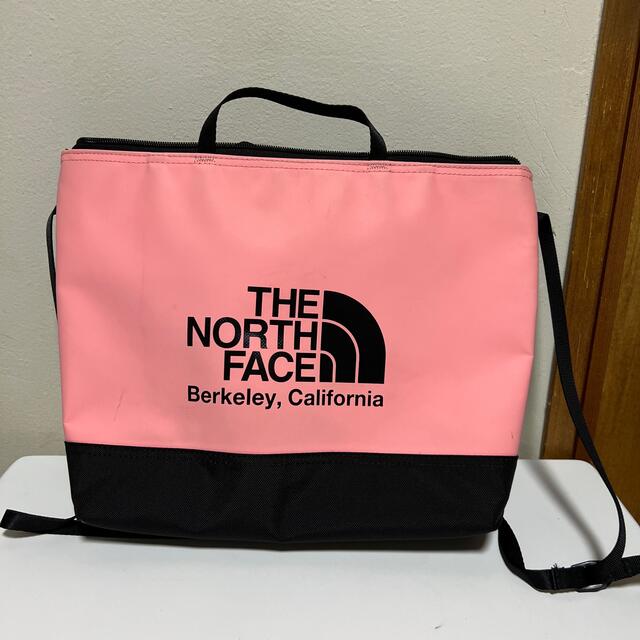 THE NORTH FACE(ザノースフェイス)のノースフェイス　ショルダーバックピンク スポーツ/アウトドアの自転車(バッグ)の商品写真