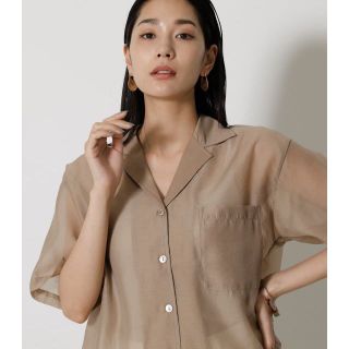 アメリヴィンテージ(Ameri VINTAGE)のまめたす様専用【新品未使用】AZUL BY MOUSSY シアーシャツ 人気色(シャツ/ブラウス(半袖/袖なし))