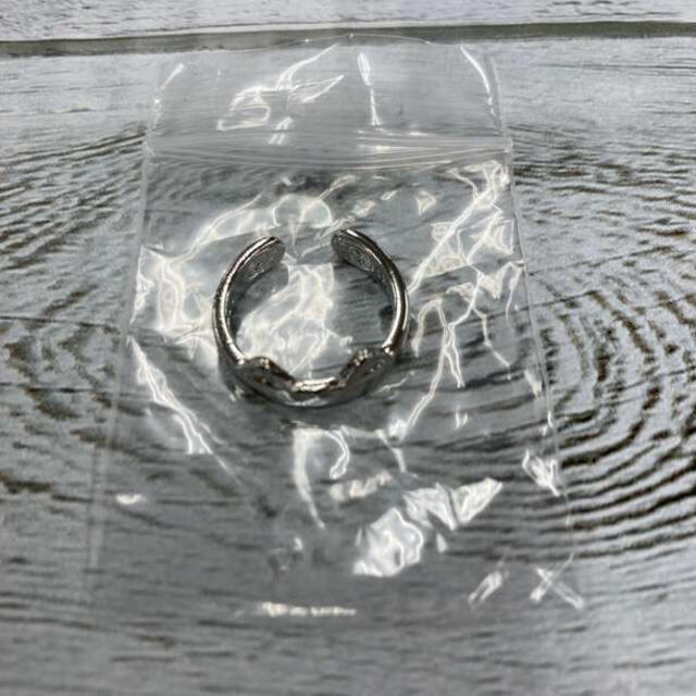 猫耳リング　シルバー　ねこみみ　フリーサイズ　指輪　調節可能　肉球　かわいい　猫 レディースのアクセサリー(リング(指輪))の商品写真