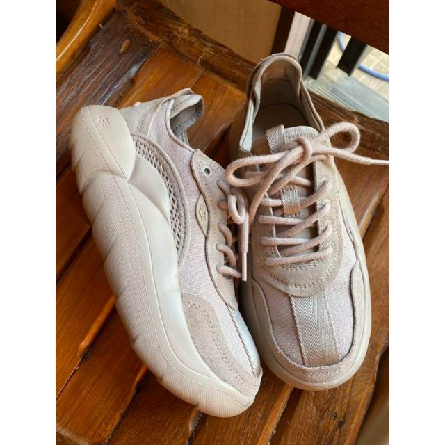 UGG - 完売しました。。。。✨24cm✨UGG✨La Cloud Low✨厚底 UGG - 完売しました。。。。✨24cm✨UGG✨La Cloud Low✨厚底