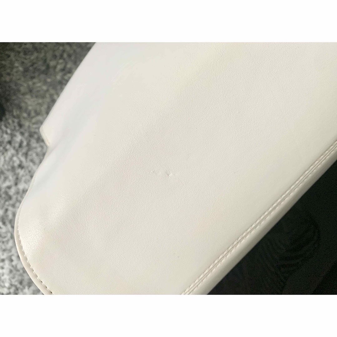 即納 ホワイト ハンドバッグ ボストン 白 PUレザー 大きめ レディースのバッグ(ハンドバッグ)の商品写真