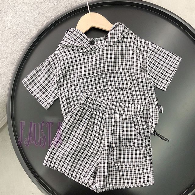 チェック柄 セットアップ フーディ ゆるめ 上下セット 男の子 お洒落 キッズ/ベビー/マタニティのキッズ服男の子用(90cm~)(パジャマ)の商品写真