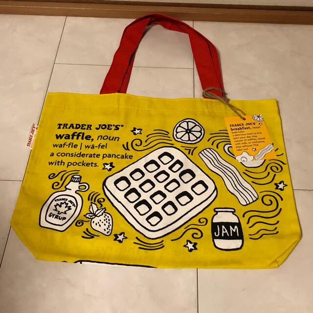 新品タグ付き☆トレーダージョーズ エコバッグ トートバッグ レディースのバッグ(エコバッグ)の商品写真