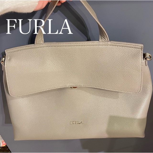 FURLA フルラ　バッグ　ショルダー付き