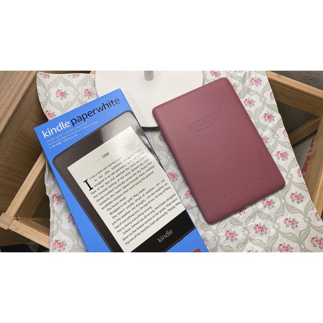 Kindle Paperwhite 防水機能搭載wifi 8GB プラム広告つき スマホ/家電/カメラのPC/タブレット(電子ブックリーダー)の商品写真