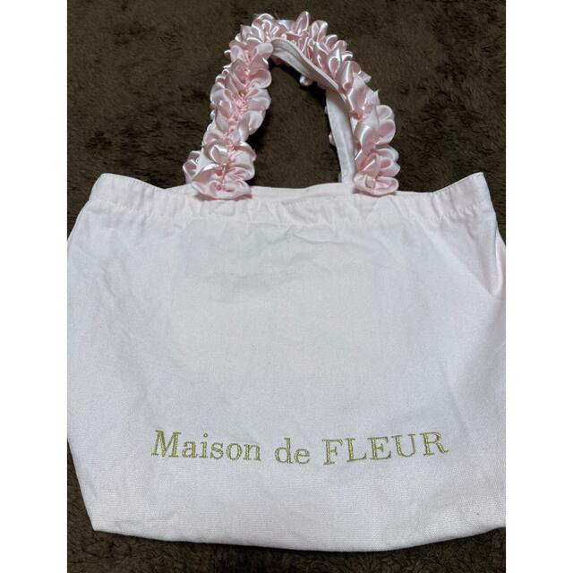 Maison de FLEUR(メゾンドフルール)のメゾンドフルール♡フリルハンドルトートMバッグ レディースのバッグ(トートバッグ)の商品写真