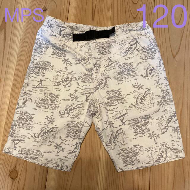 MPS(エムピーエス)のMPS  ハーフパンツ　白　120 キッズ/ベビー/マタニティのキッズ服男の子用(90cm~)(パンツ/スパッツ)の商品写真