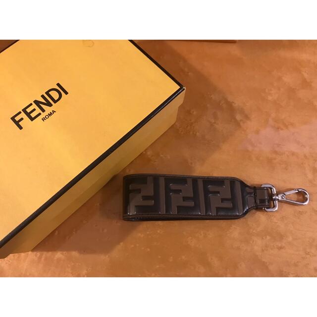 FENDI(フェンディ)の正規保証　フェンディ　ロゴ　ストラップ　レア　/ ストラップユー レディースのバッグ(ハンドバッグ)の商品写真