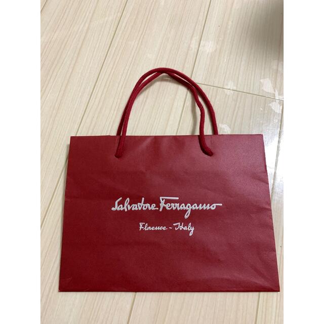Salvatore Ferragamo(サルヴァトーレフェラガモ)のサルヴァトーレ　フェラガモ ショップ袋 紙袋　ブランド袋　ショッパー レディースのバッグ(ショップ袋)の商品写真
