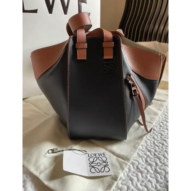 LOEWE(ロエベ)の美品　お値下げ　ロエベ  ハンモックスモール  ショルダー　タン＆ブラック レディースのバッグ(ハンドバッグ)の商品写真