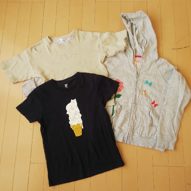 Design Tshirts Store graniph(グラニフ)のトップス３枚のうち、1枚　 140㎝ 女の子 キッズ/ベビー/マタニティのキッズ服女の子用(90cm~)(Tシャツ/カットソー)の商品写真