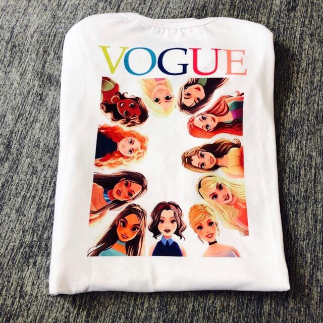 【新品】VOGUEディズニープリンセス　Tシャツ レディースのトップス(Tシャツ(半袖/袖なし))の商品写真