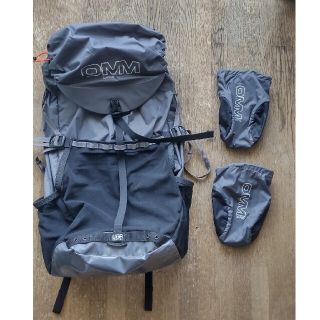 ザノースフェイス(THE NORTH FACE)のOMM classic25 go pod2つおつけします(登山用品)