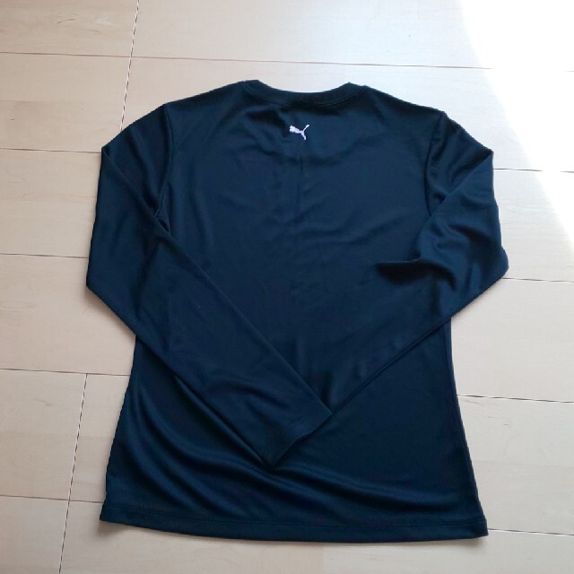 PUMA(プーマ)のPUMA レディース Ｍ 黒 長袖 レディースのトップス(Tシャツ(長袖/七分))の商品写真