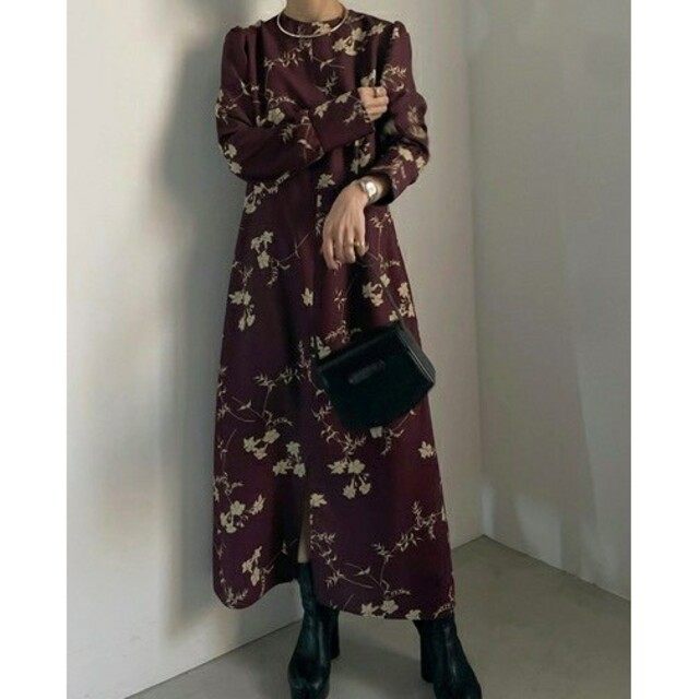 Ameri VINTAGE(アメリヴィンテージ)のAMERI 2WAY KEILY FLOWER PRINT DRESS レディースのワンピース(ロングワンピース/マキシワンピース)の商品写真