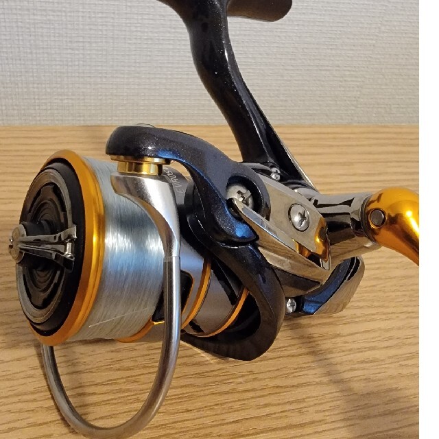 DAIWA(ダイワ)のダイワ(DAIWA) 2000S レブロス LT (2020モデル) スポーツ/アウトドアのフィッシング(リール)の商品写真