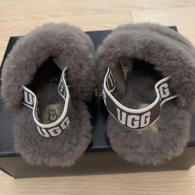 UGG(アグ)のUGG ファーサンダル　ベビー　14.5cm キッズ/ベビー/マタニティのベビー靴/シューズ(~14cm)(サンダル)の商品写真