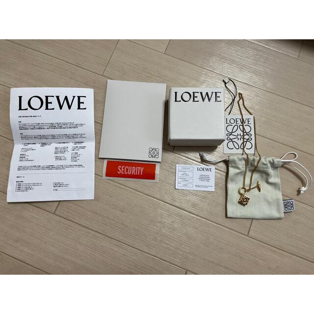 LOEWE(ロエベ)のLOEWE  ロエベ　アナグラム　ペンダント　ネックレス  ゴールド レディースのアクセサリー(ネックレス)の商品写真